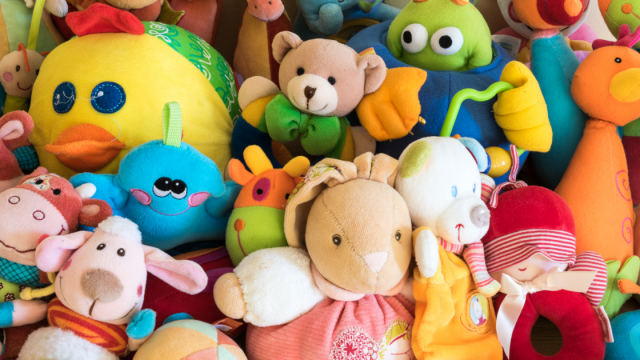 世界で大人気のラブブトイのバナー画像。ブラインドボックスで販売される不細工だけど可愛いデザインの小さなぬいぐるみ。コレクターやセレブも注目する話題のおもちゃ。